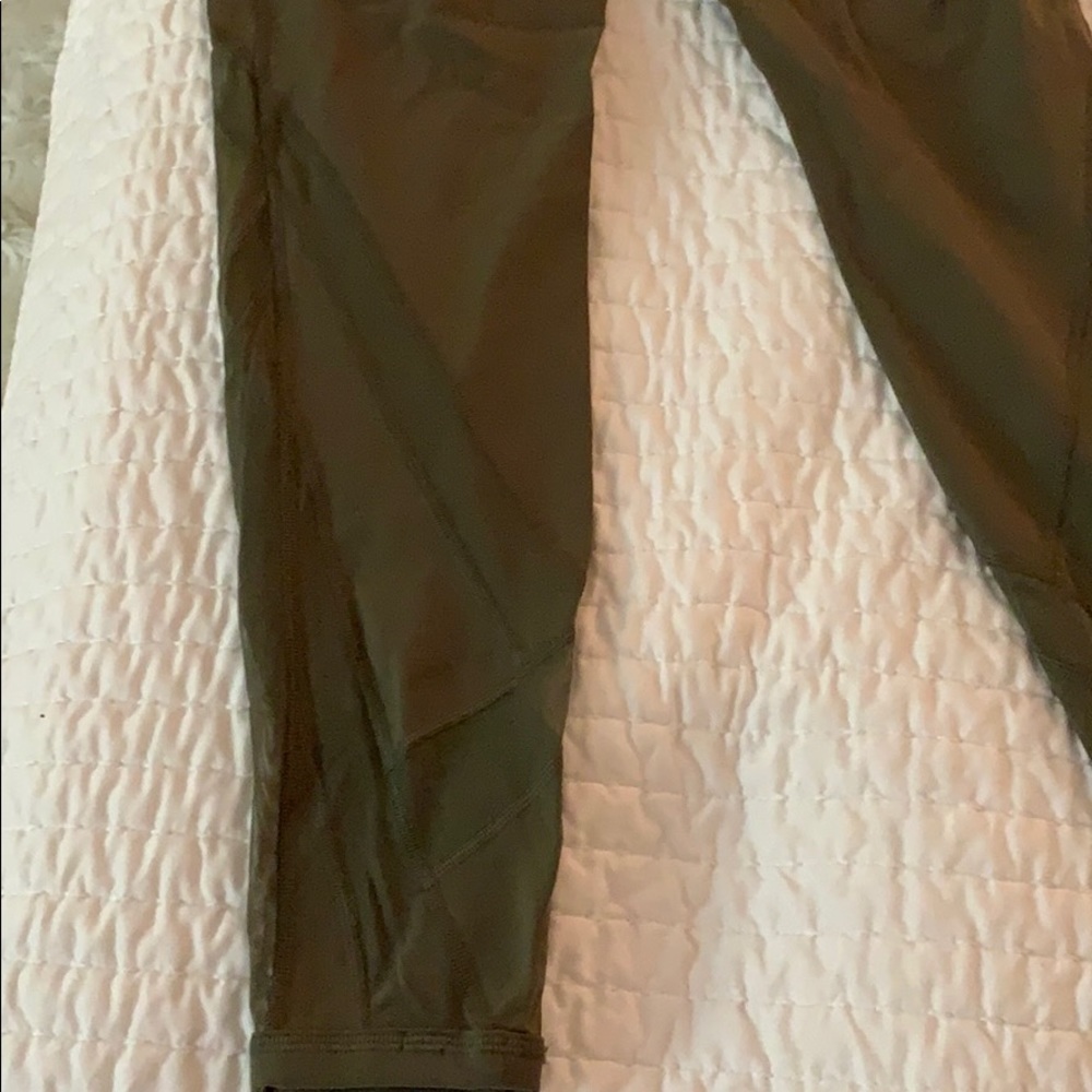 Lululemon Mesh Insert Leggings - image 3